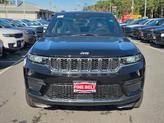 Thumbnail of 2025 Diamond Black Crystal Pearlcoat Jeep Grand Cherokee