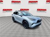 Thumbnail of 2023 Celestial Silver Metallic Toyota Highlander