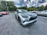 Thumbnail of 2023 Celestial Silver Metallic Toyota Highlander