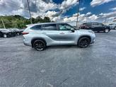 Thumbnail of 2023 Celestial Silver Metallic Toyota Highlander