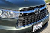 Thumbnail of 2014 Alumina Jade Metallic Toyota Highlander