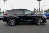 Thumbnail of 2022 Midnight Black Metallic Toyota Highlander