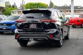 Thumbnail of 2022 Midnight Black Metallic Toyota Highlander