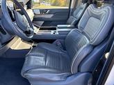 Thumbnail of 2018 White Platinum Metallic Tri-Coat Lincoln Navigator