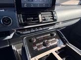 Thumbnail of 2018 White Platinum Metallic Tri-Coat Lincoln Navigator