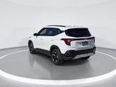 Thumbnail of 2025 Snow White Pearl Kia Seltos