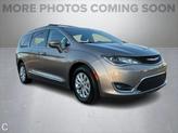 Thumbnail of 2017 Molten Silver Chrysler Pacifica
