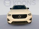 Thumbnail of 2025 Crystal White Volvo XC40