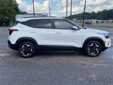 Thumbnail of 2025 Snow White Pearl Kia Seltos