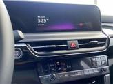 Thumbnail of 2025 Snow White Pearl Kia Seltos