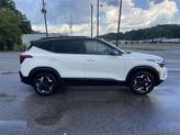 Thumbnail of 2025 Clear White/Black Roof Kia Seltos