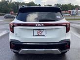Thumbnail of 2025 Clear White/Black Roof Kia Seltos
