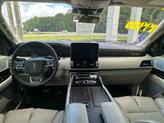 Thumbnail of 2018 White Platinum Metallic Tri-Coat Lincoln Navigator L