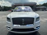 Thumbnail of 2018 White Platinum Metallic Tri-Coat Lincoln Navigator L