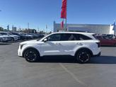 Thumbnail of 2025 Glacial White Pearl Kia Sorento