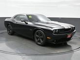 Thumbnail of 2011 Brilliant Black Crystal Pearl Dodge Challenger