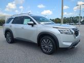 Thumbnail of 2025 Brilliant Silver Metallic Nissan Pathfinder