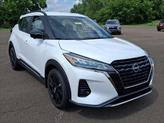 Thumbnail of 2024 Aspen White Tricoat Nissan Kicks
