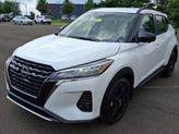 Thumbnail of 2024 Aspen White Tricoat Nissan Kicks
