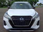 Thumbnail of 2024 Aspen White Tricoat Nissan Kicks