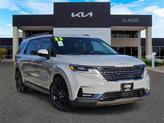 Photo of 2023 Ceramic Silver Kia Carnival
