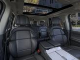Thumbnail of 2025 Pristine White Metallic Tri-Coat Lincoln Navigator