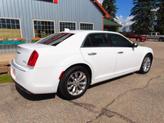 Thumbnail of 2016 Bright White Clearcoat Chrysler 300