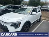 Photo of 2024 Snow White Pearl Kia Niro