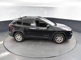 Thumbnail of 2016 Brilliant Black Crystal Pearlcoat Jeep Cherokee