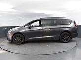 Thumbnail of 2022 Granite Crystal Metallic Clearcoat Chrysler Pacifica