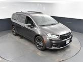 Thumbnail of 2022 Granite Crystal Metallic Clearcoat Chrysler Pacifica