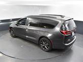 Thumbnail of 2022 Granite Crystal Metallic Clearcoat Chrysler Pacifica