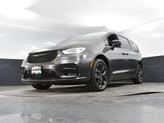 Thumbnail of 2022 Granite Crystal Metallic Clearcoat Chrysler Pacifica