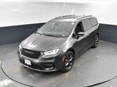 Thumbnail of 2022 Granite Crystal Metallic Clearcoat Chrysler Pacifica