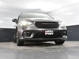 Thumbnail of 2022 Granite Crystal Metallic Clearcoat Chrysler Pacifica