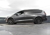 Thumbnail of 2022 Granite Crystal Metallic Clearcoat Chrysler Pacifica