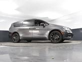 Thumbnail of 2022 Granite Crystal Metallic Clearcoat Chrysler Pacifica