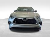 Thumbnail of 2022 Celestial Silver Metallic Toyota Highlander