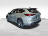Thumbnail of 2022 Celestial Silver Metallic Toyota Highlander