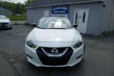 Photo of 2017 Pearl White Nissan Maxima