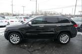 Thumbnail of 2017 Diamond Black Crystal Pearlcoat Jeep Grand Cherokee