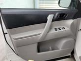Thumbnail of 2013 Blizzard Pearl Toyota Highlander