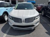 Thumbnail of 2017 White Platinum Lincoln MKC