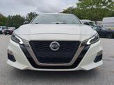 Thumbnail of 2021 Pearl White Tricoat Nissan Altima