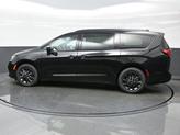 Thumbnail of 2025 Diamond Black Crystal Pearlcoat Chrysler Pacifica