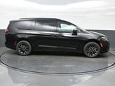 Thumbnail of 2025 Diamond Black Crystal Pearlcoat Chrysler Pacifica