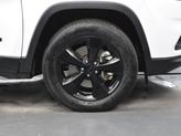 Thumbnail of 2021 Bright White Clearcoat Jeep Cherokee