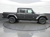 Thumbnail of 2025 Granite Crystal Metallic Clearcoat Jeep Gladiator