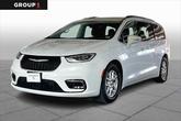 Photo of 2022 Bright White Clearcoat Chrysler Pacifica