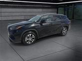 Thumbnail of 2023 Midnight Black Metallic Toyota Highlander